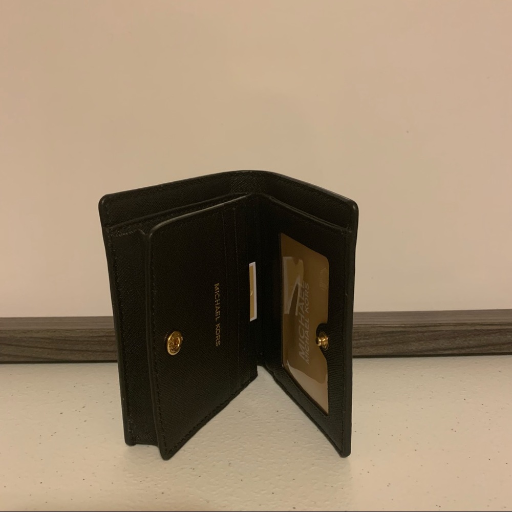 Michael Kors Black Leather Flap Card Holder NWT - Picture 5 of 7